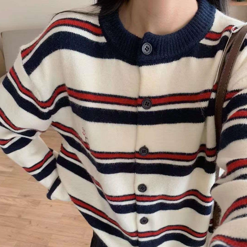 限量發售！減齡撞色條紋針織外套 可愛刺繡