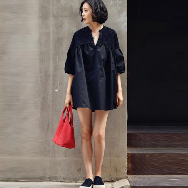 簡約．V領蕾絲拼接上衣 鏤空繡花 寬鬆V領 短袖襯衫