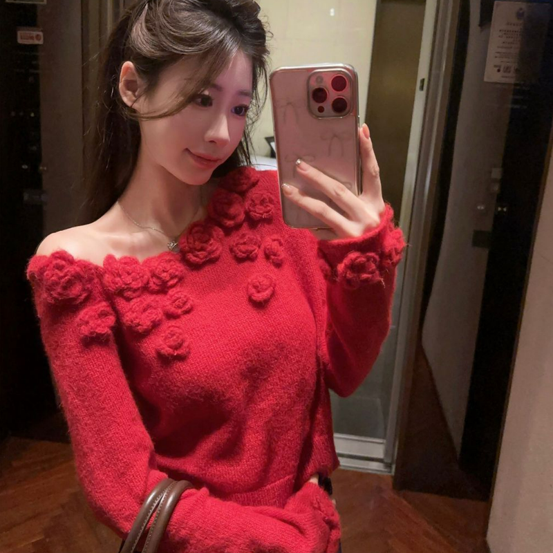 純慾風露肩疊穿花朵設計感短版內搭針織毛衣
