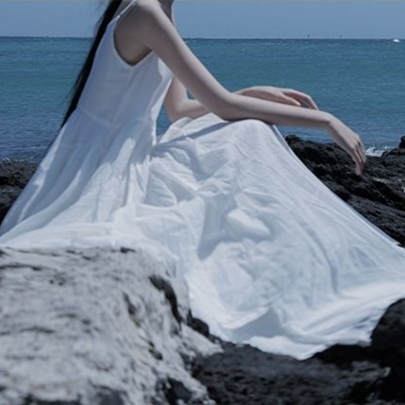 黑白超長不規則大擺吊帶洋裝