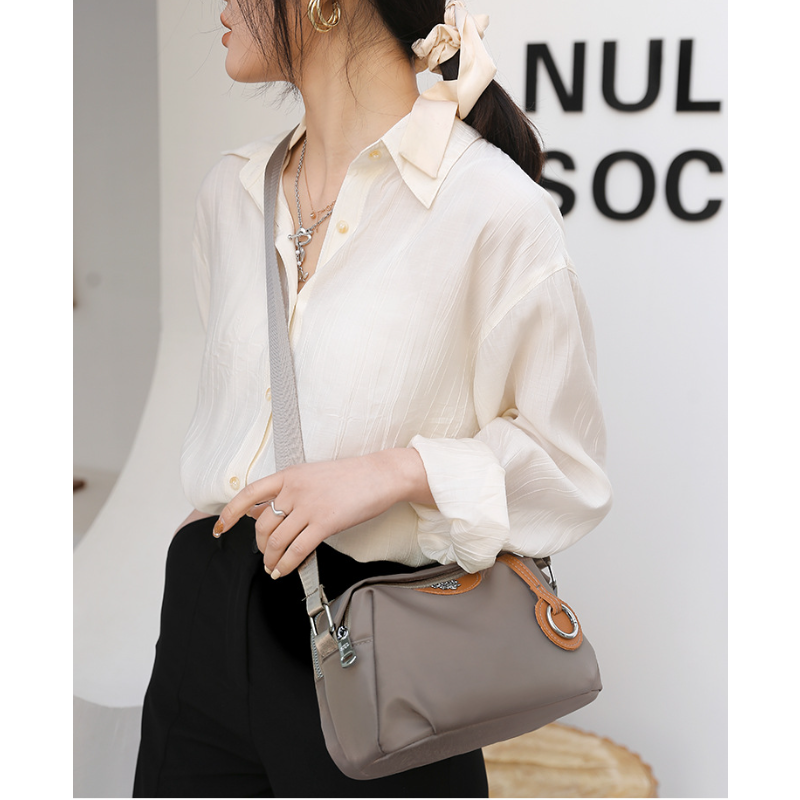 【火爆促銷，買一送一】新款牛津布斜跨休閒女包 高品質布料 柔軟 防水 耐磨